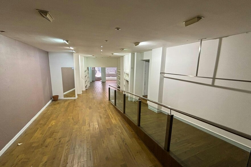 17 Bank St, Kilmarnock for lease - Interior Photo - Image 3 of 4