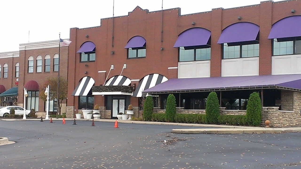 42705 Grand River Ave, Novi, MI 48375