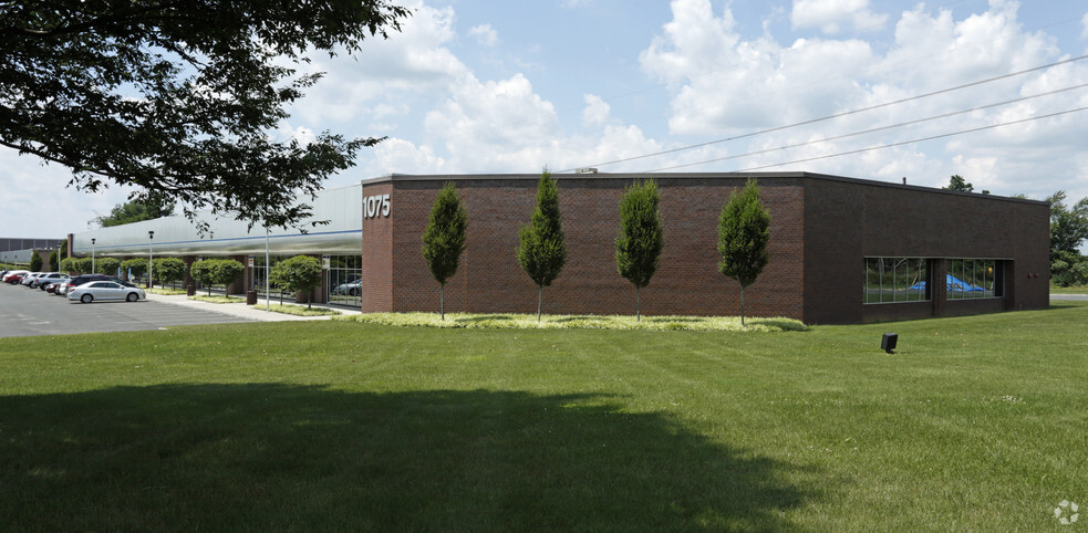 1075 Cranbury South River Rd, South Brunswick, NJ for lease - Building Photo - Image 3 of 5