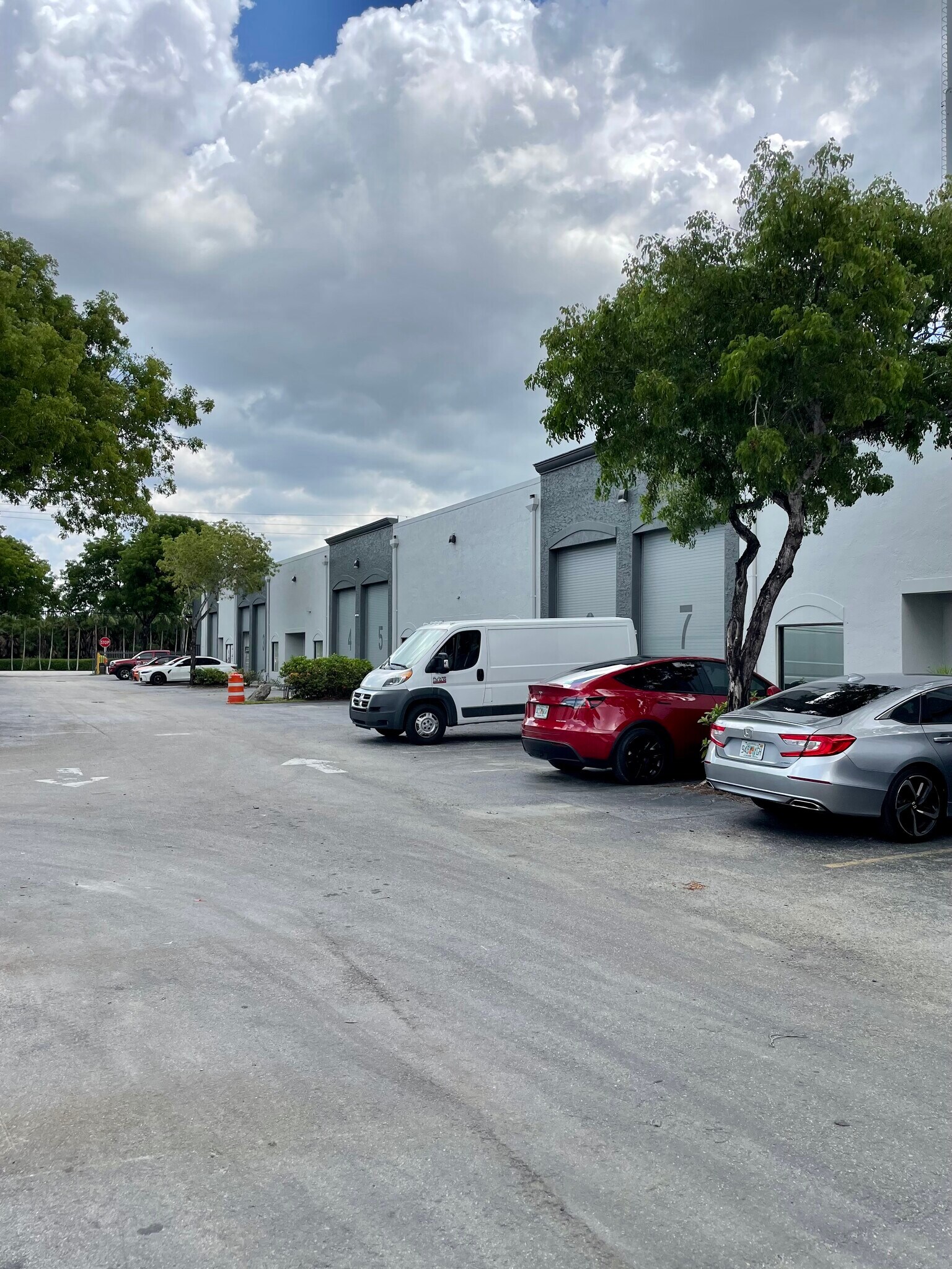 3130 W 84th St, Hialeah, FL 33018 Hialeah Warehouses from 1,500SF and