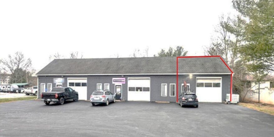 490 Crowell Ln, Lynchburg, VA for sale - Building Photo - Image 1 of 1