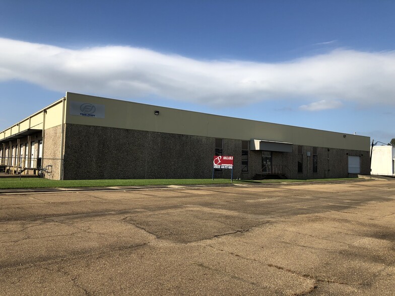 545 Ford Ave, Jackson, MS for sale - Building Photo - Image 1 of 1