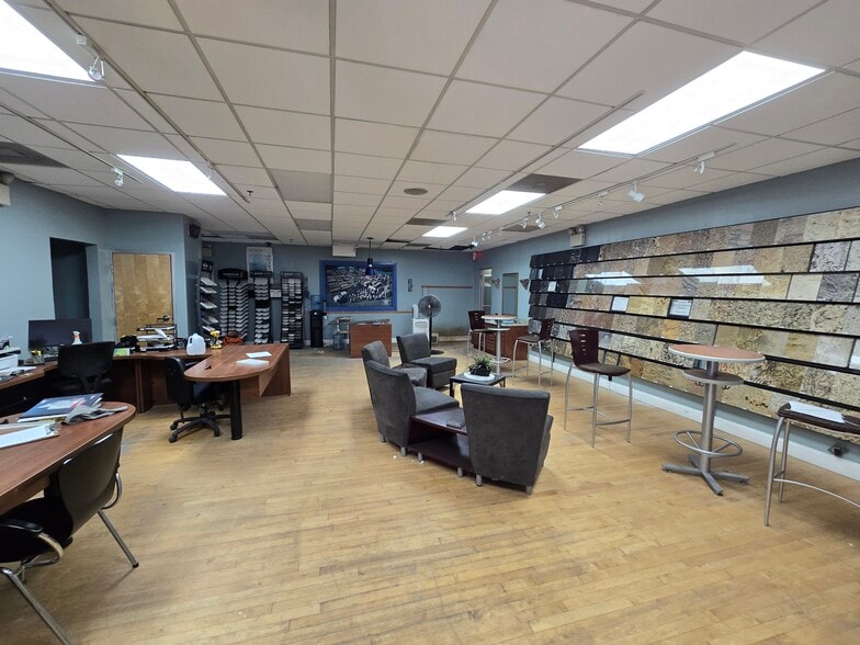 17 Starr Rd, Danbury, CT for sale - Interior Photo - Image 2 of 6