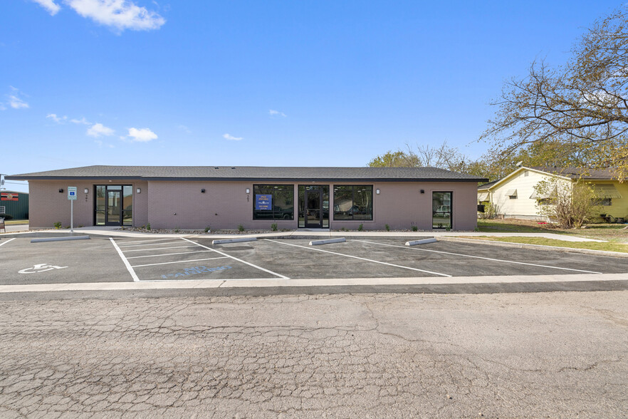 301 Elliott St, Taylor, TX for lease - Primary Photo - Image 1 of 26