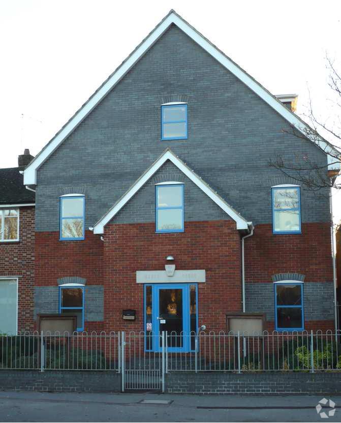 Macaulay Rd, Broadstone for lease Primary Photo- Image 1 of 12