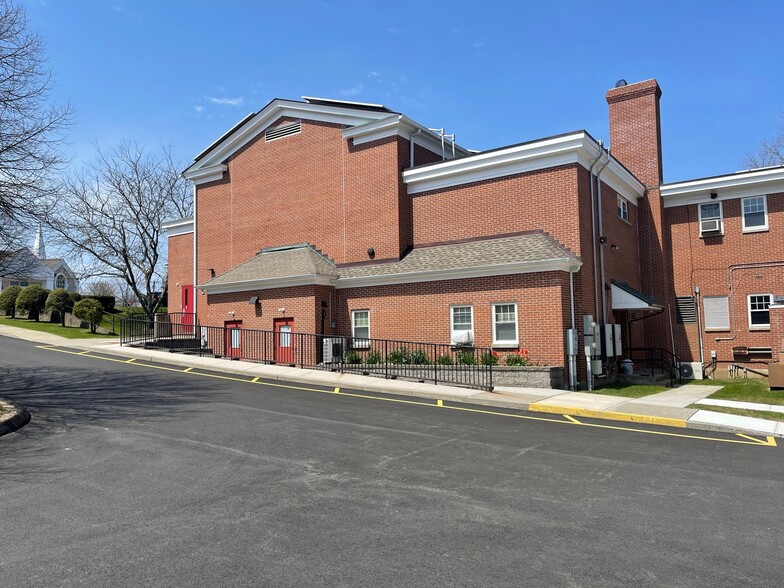 163 Whisconier Rd, Brookfield, CT for lease - Primary Photo - Image 1 of 13