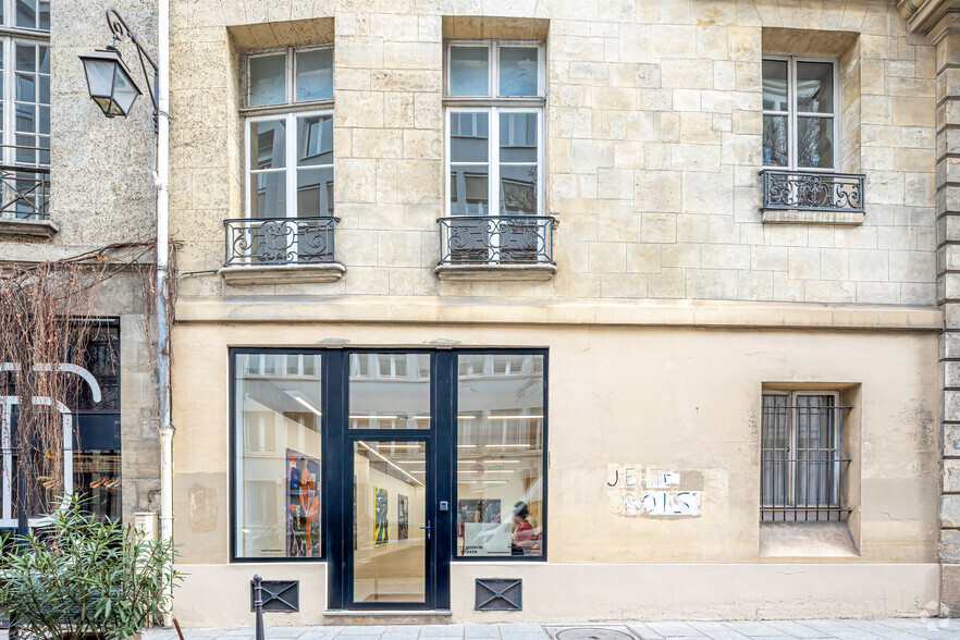 Office in Paris for lease - Building Photo - Image 3 of 5