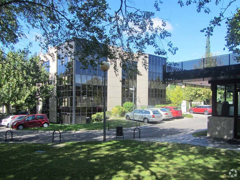 Calle Azalea, 1, Alcobendas, Madrid for lease - Building Photo - Image 3 of 9