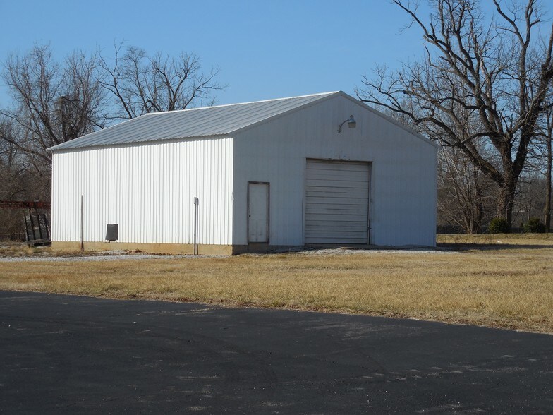 3640 W Chestnut Expy, Springfield, MO for sale - Building Photo - Image 1 of 1