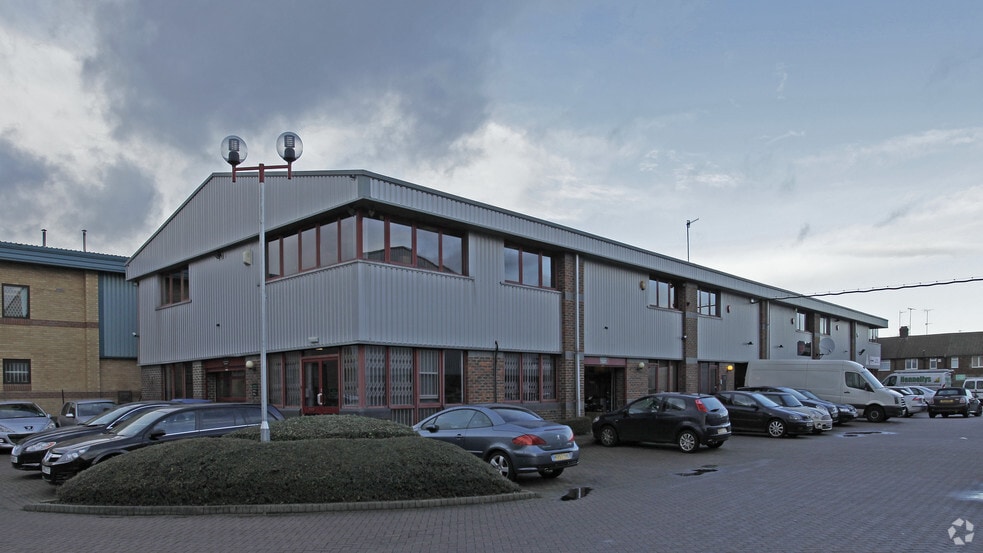 21-26 Laporte Way, Luton for sale - Primary Photo - Image 1 of 1