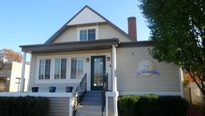 323 N York St, Elmhurst, IL for sale Primary Photo- Image 1 of 1