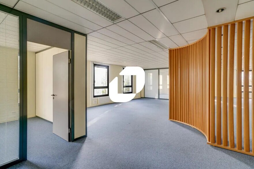 Office in Lognes for lease - Interior Photo - Image 3 of 10