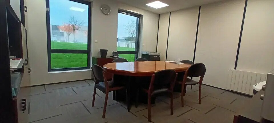 Flex in GONFREVILLE-L'ORCHER for lease - Interior Photo - Image 2 of 5