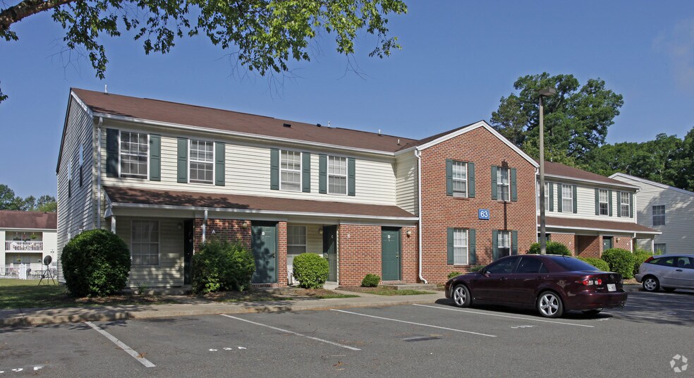 84 Tall Pines Way, Newport News, VA 23606