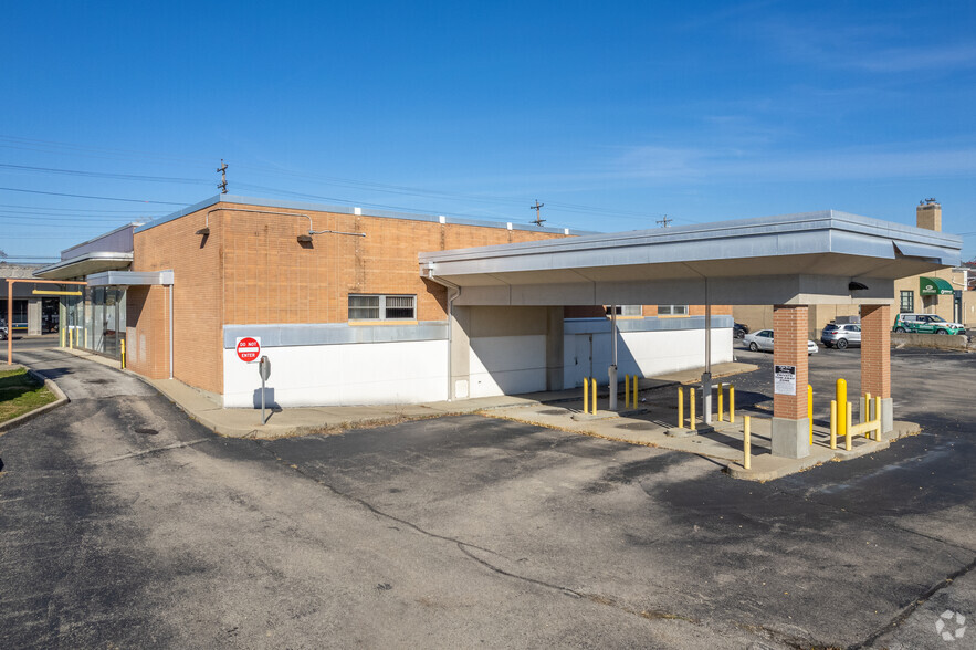 6070 Montgomery Rd, Cincinnati, OH for lease - Building Photo - Image 3 of 4