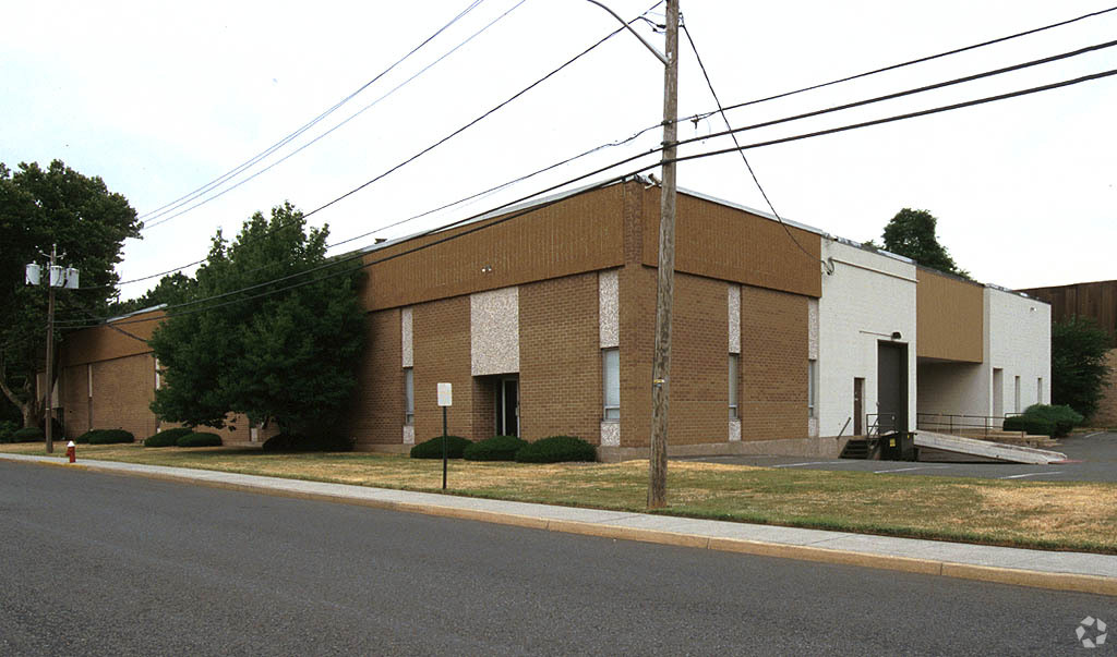 2-10 Oxford Dr, Moonachie, NJ for lease Primary Photo- Image 1 of 2