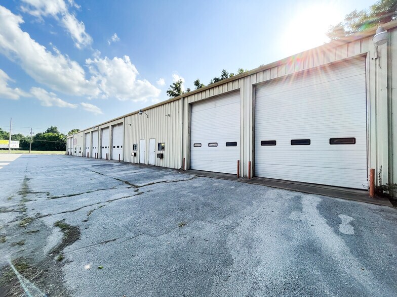 2035 W Kearney St, Springfield, MO 65803