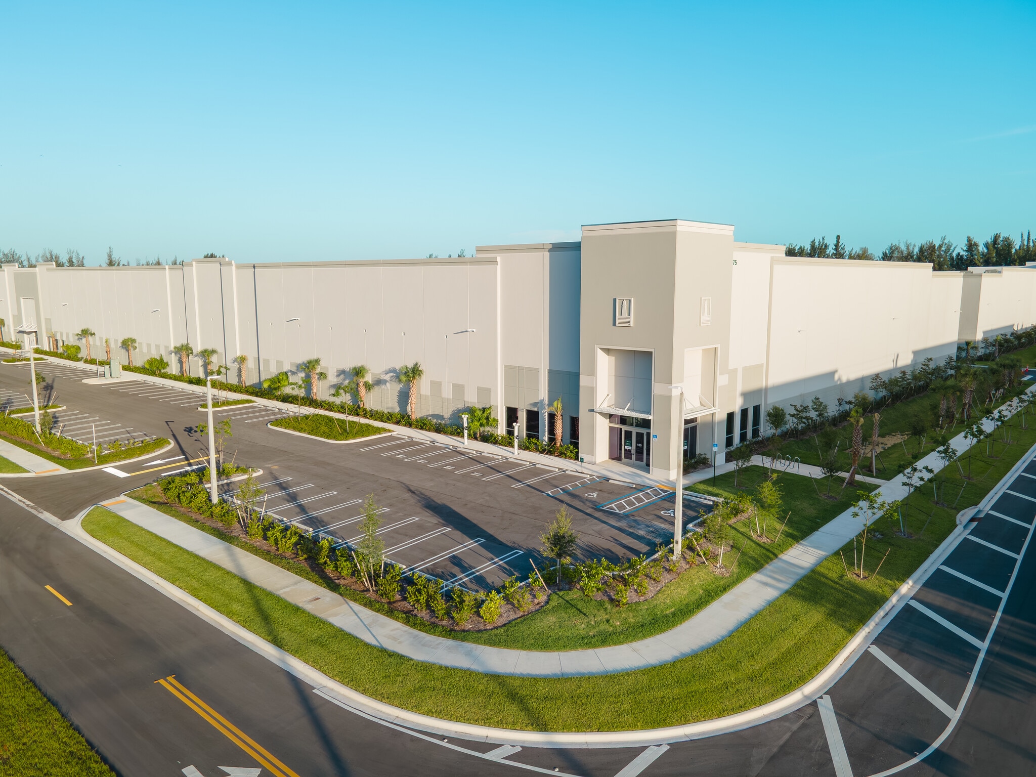 12200 NW 25th St, Miami, FL for lease Interior Photo- Image 1 of 7