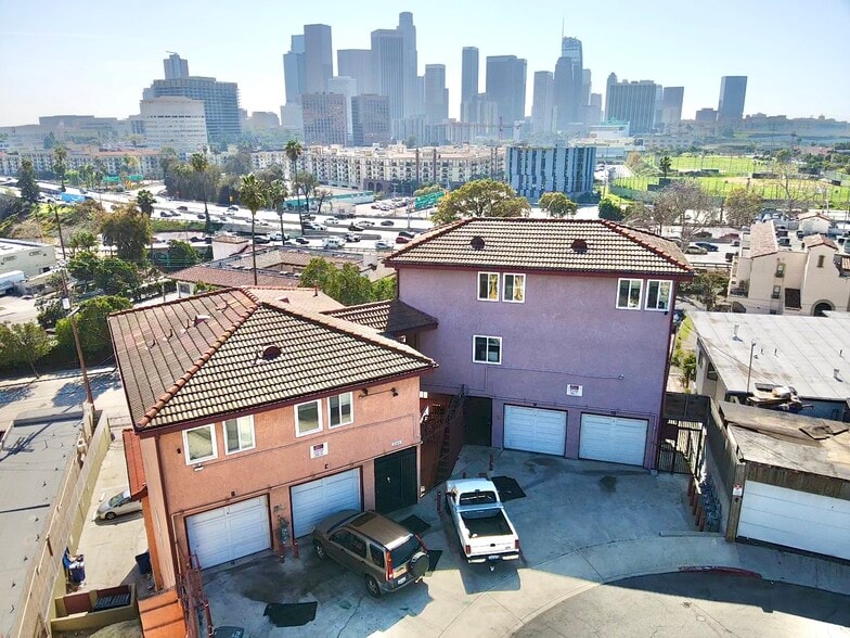 1111-1121 Sunvue Pl, Los Angeles, CA for sale - Building Photo - Image 3 of 8