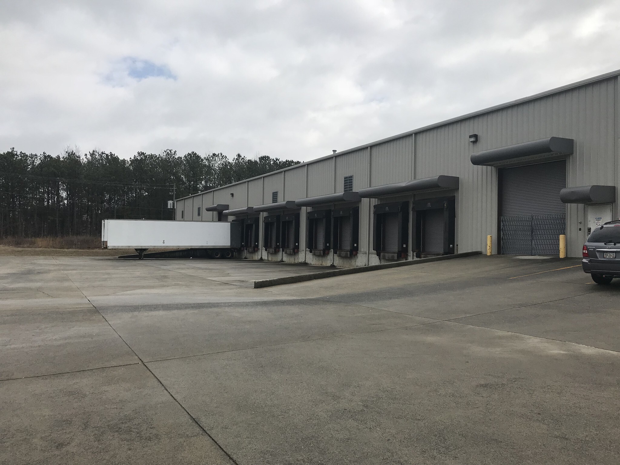 140 Executive Dr SE, Calhoun, GA for sale Primary Photo- Image 1 of 1