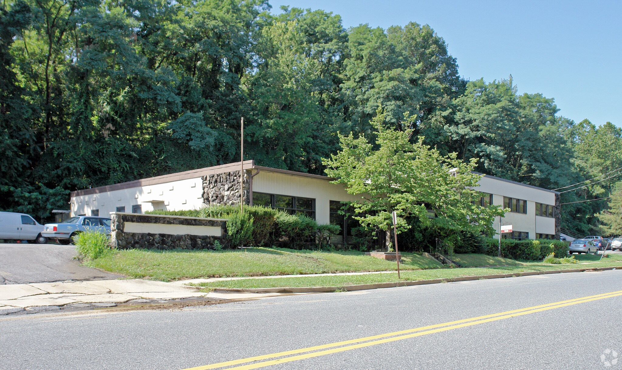 1025 Cromwell Bridge Rd, Towson, MD for sale Primary Photo- Image 1 of 5