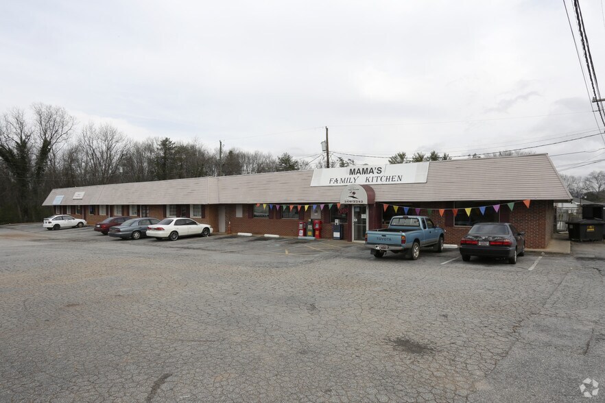 200 Farrs Bridge Rd, Greenville, SC 29617