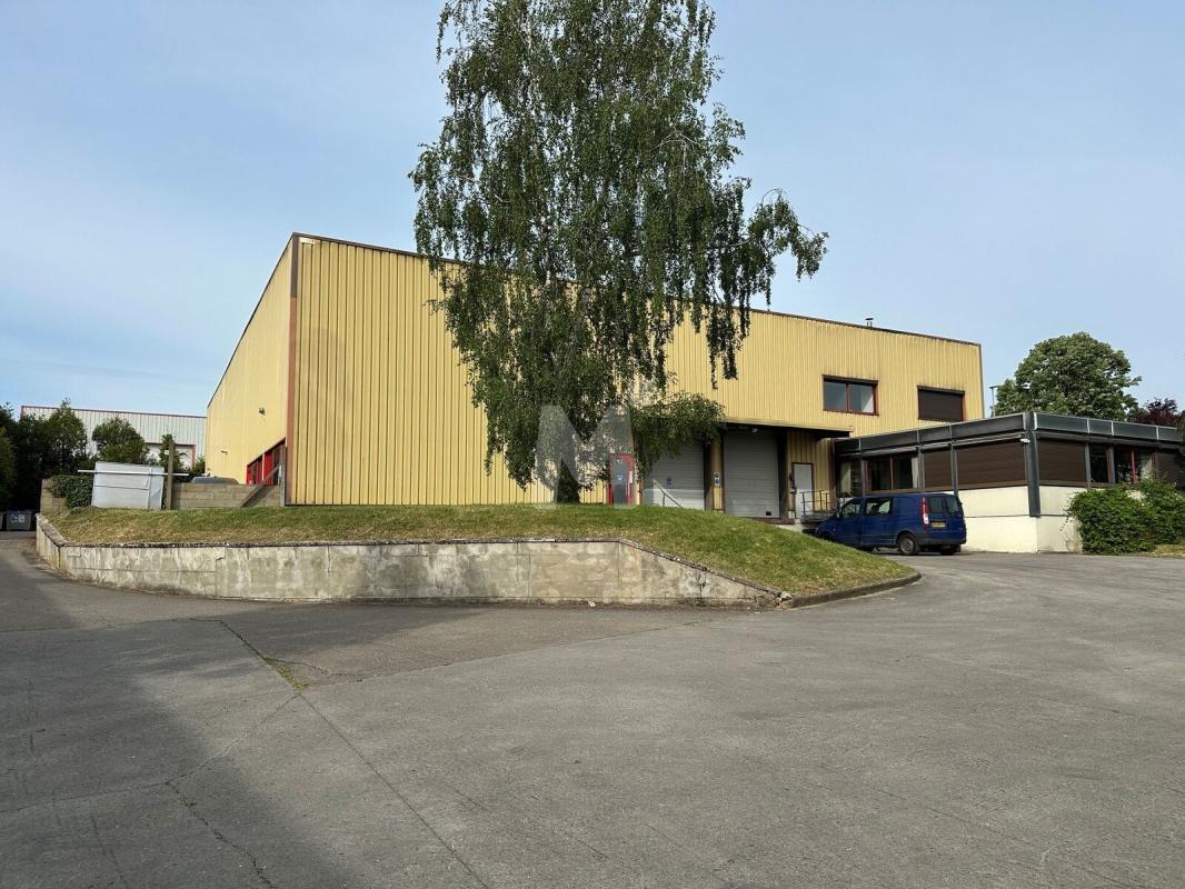 Flex in Linas for lease Building Photo- Image 1 of 13