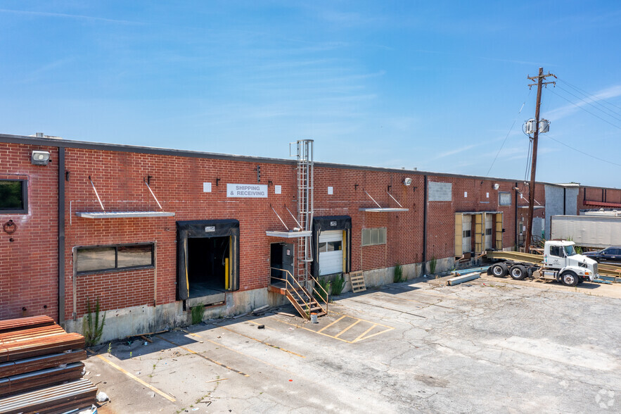 1335 Rockdale Industrial Blvd NW, Conyers, GA for lease - Building Photo - Image 2 of 7