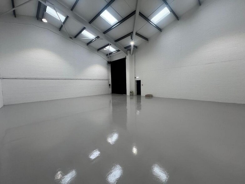 Ashburton Rd W, Manchester for lease - Building Photo - Image 3 of 6