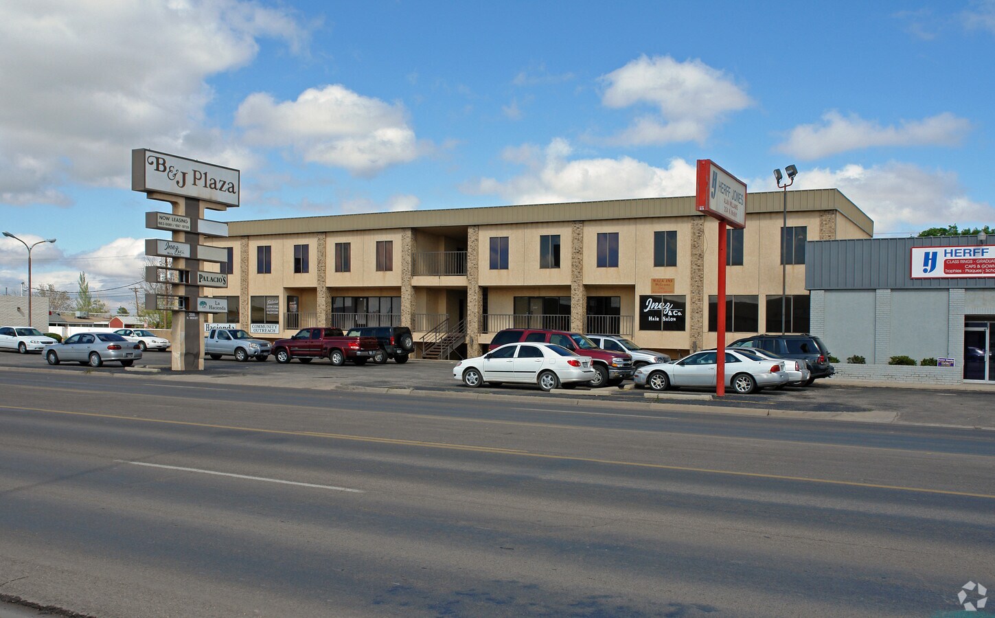 206 N Midkiff Rd, Midland, TX 79701