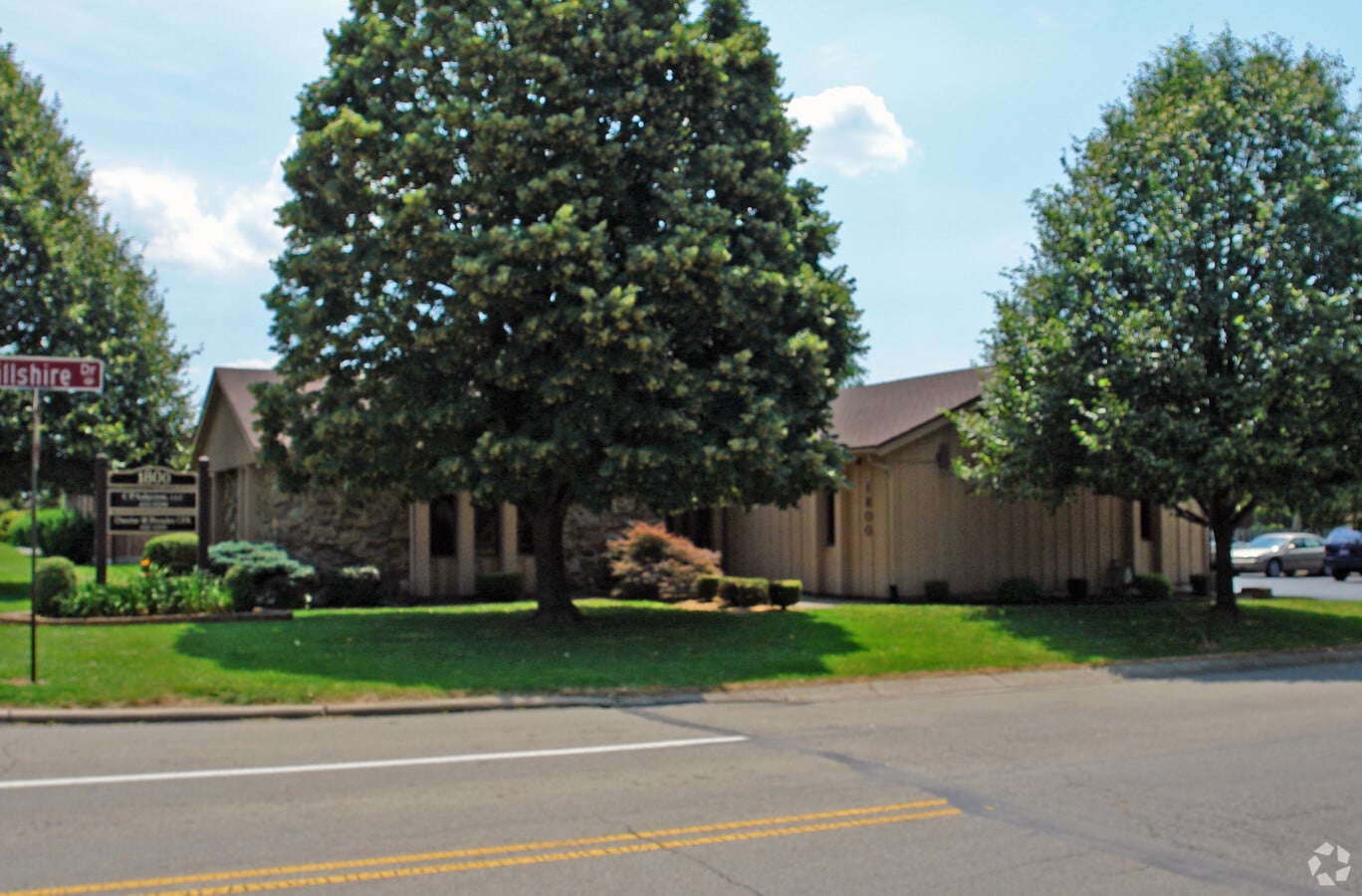 1800 E Whipp Rd, Kettering, OH 45440