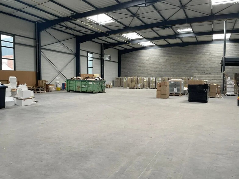 Office in Saint-Priest for lease - Building Photo - Image 3 of 14