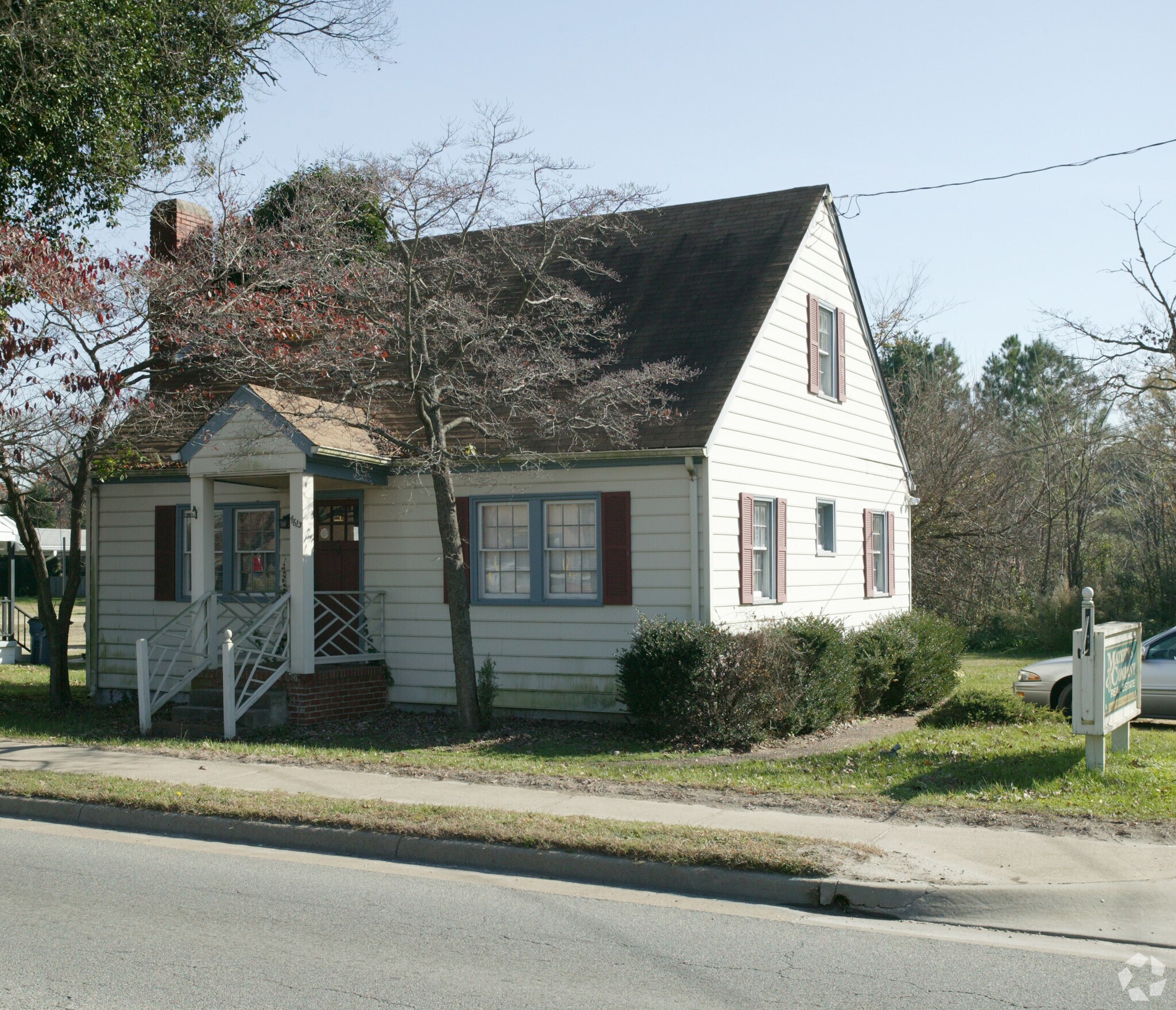 4613 W Hundred Rd, Chester, VA 23831