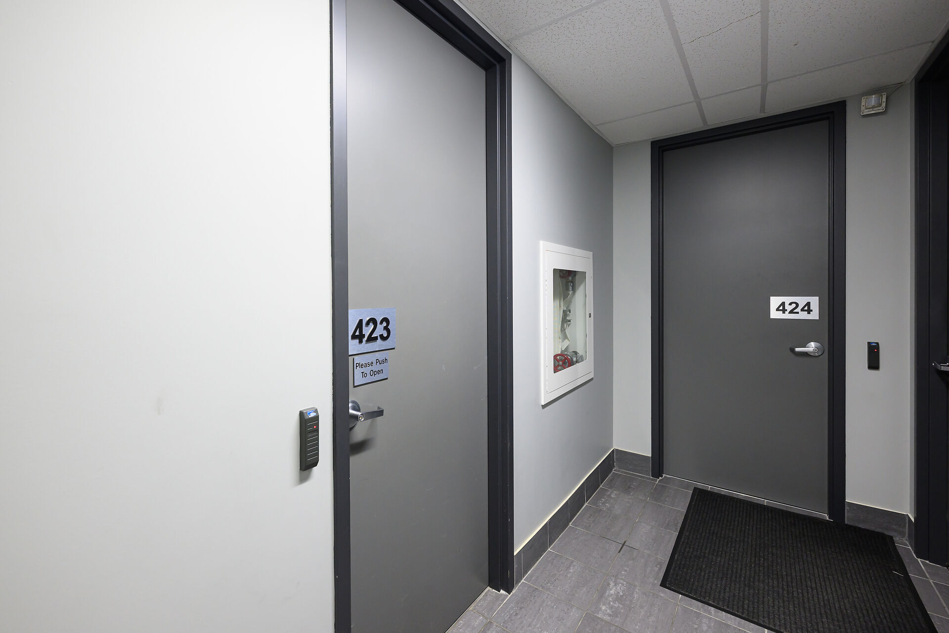 1100 S Service Rd, Stoney Creek, ON for lease Interior Photo- Image 1 of 19