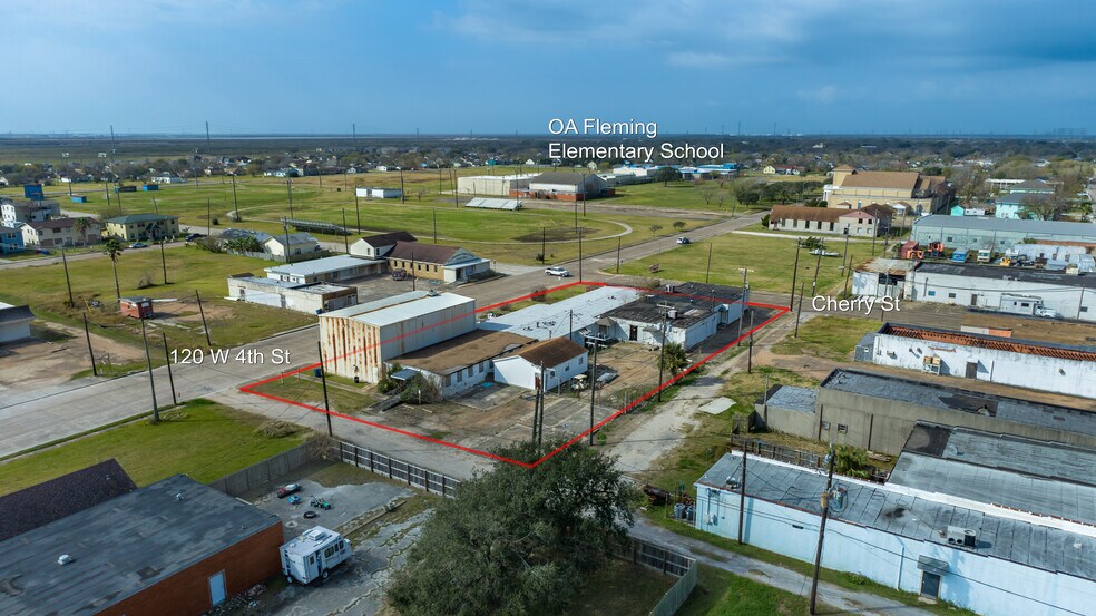 120 W 4th St, Freeport, TX 77541