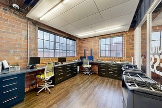 1420 Locust St, Des Moines, IA for lease Building Photo- Image 1 of 6