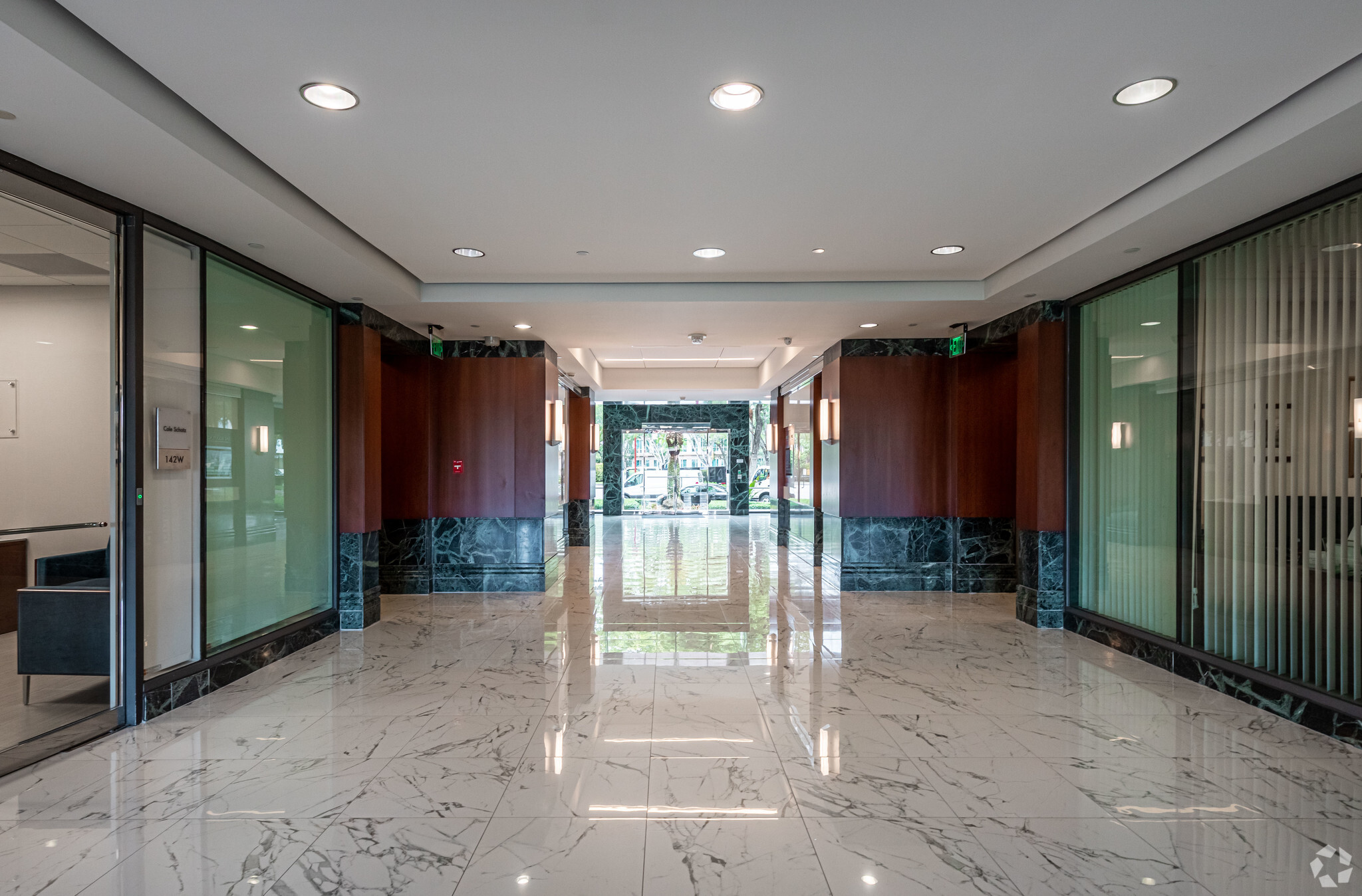 2255 Glades Rd, Boca Raton, FL for lease Lobby- Image 1 of 8