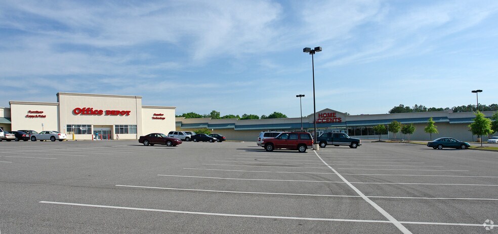 2300-2350 McFarland Blvd, Northport, AL for sale - Building Photo - Image 1 of 1