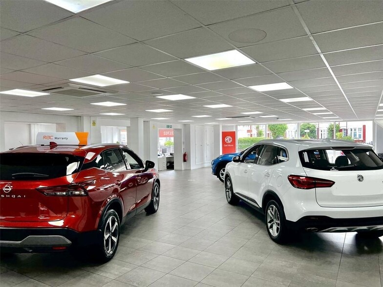 139 West Rd, Westcliff On Sea for sale - Interior Photo - Image 3 of 15