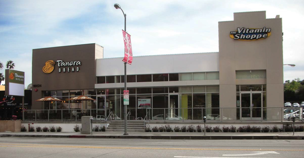 16624 Ventura Blvd, Encino, CA for lease Primary Photo- Image 1 of 4