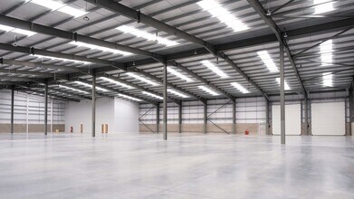 84 Clydesmill Dr, Glasgow for lease Interior Photo- Image 1 of 3