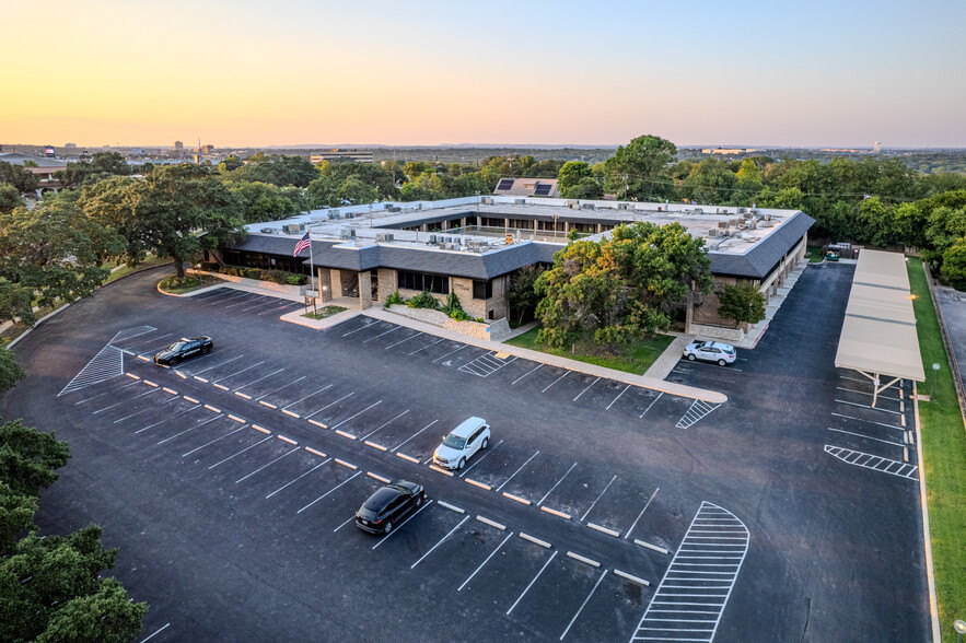 3355 Cherry Ridge St, San Antonio, TX for lease - Building Photo - Image 1 of 15