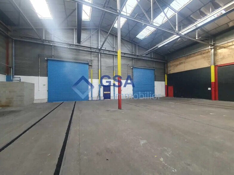 Flex in Corbeil-Essonnes for lease - Interior Photo - Image 2 of 7