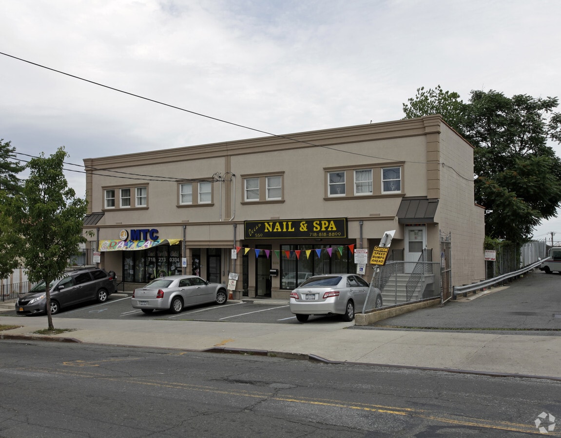 555 Tompkins Ave, Staten Island, NY 10305