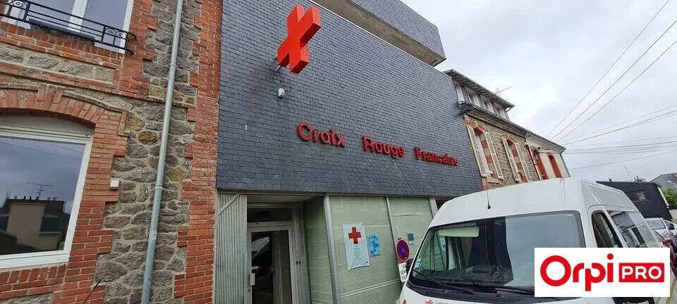 Office in Saint-Brieuc for sale - Building Photo - Image 1 of 9