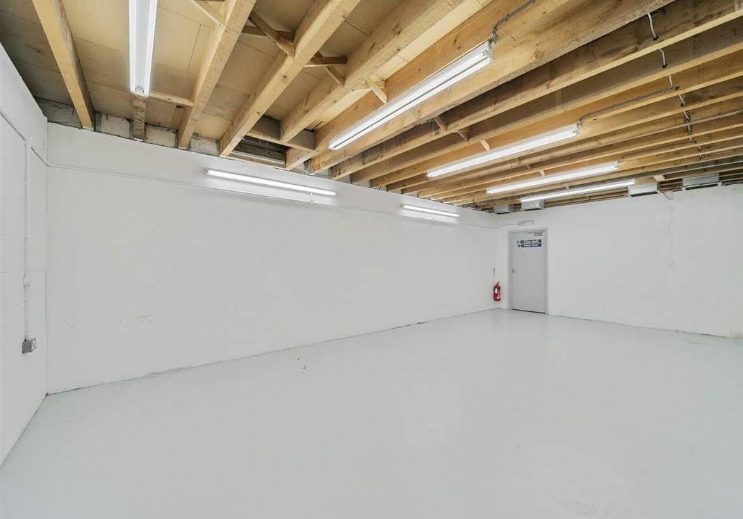 Northern Way, Crewkerne for lease Interior Photo- Image 1 of 8