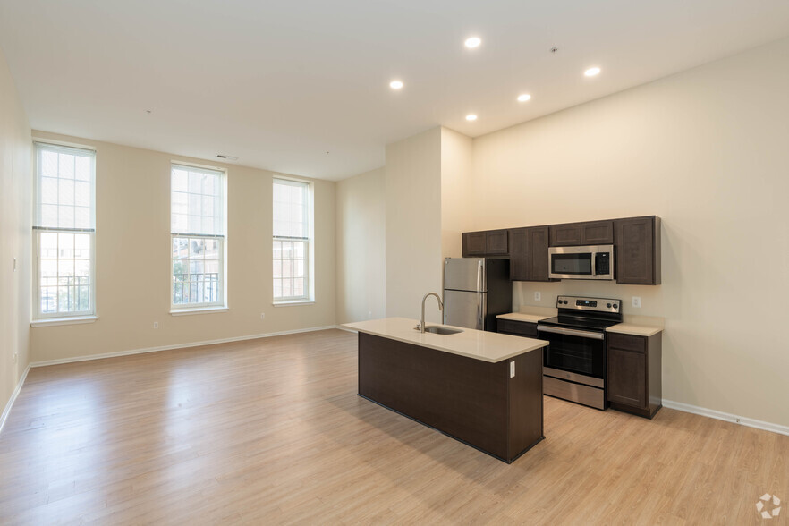 417 N Howard St, Baltimore, MD for lease - Interior Photo - Image 3 of 17