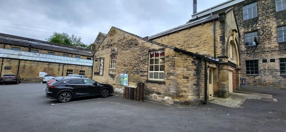 83-85 Town St, Pudsey for lease - Building Photo - Image 3 of 4