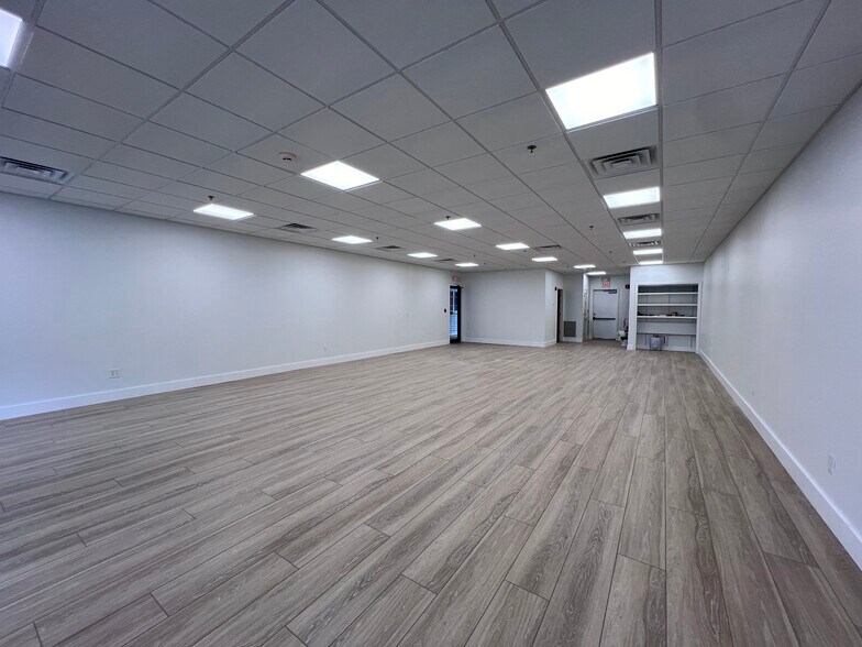 137 Epping Rd, Exeter, NH for lease - Building Photo - Image 2 of 4