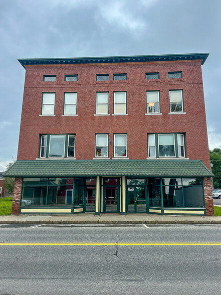 10-16 Depot St, Livermore Falls, ME for lease - Building Photo - Image 1 of 6